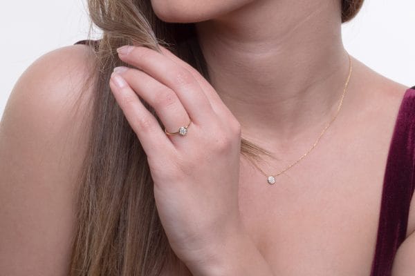 Tiny diamond disk gold necklace - Image 6