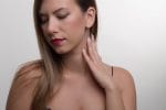 Diamond horseshoe gold necklace - Image 3