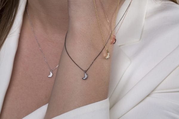 Small diamond moon gold necklace - Image 5