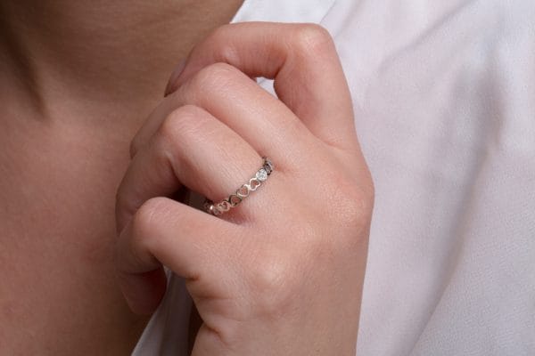 Diamond gold ring with tiny hearts - Image 4