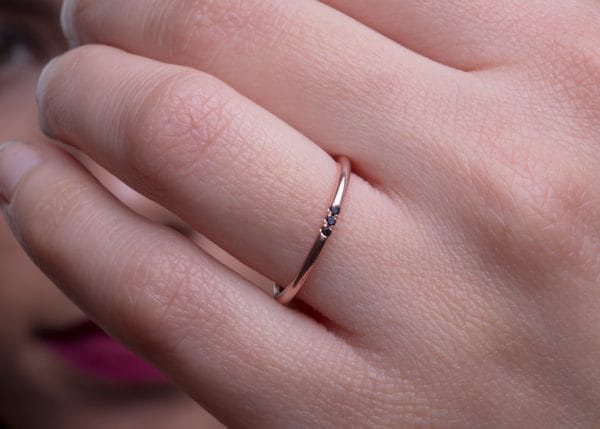 Τhin three diamond gold ring, 1.25mm - Image 3