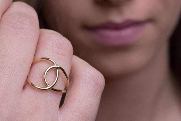 Wire statement gold ring - Image 3