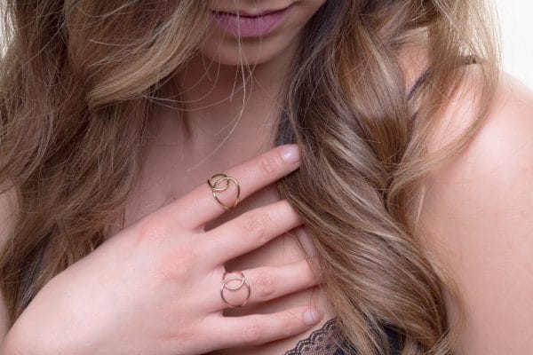 Wire statement gold ring - Image 2