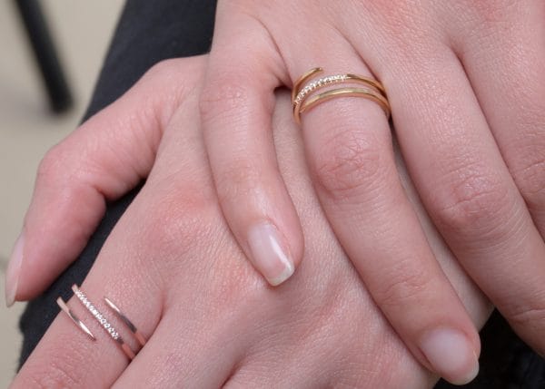 Diamond spiral ring in solid gold - Image 5