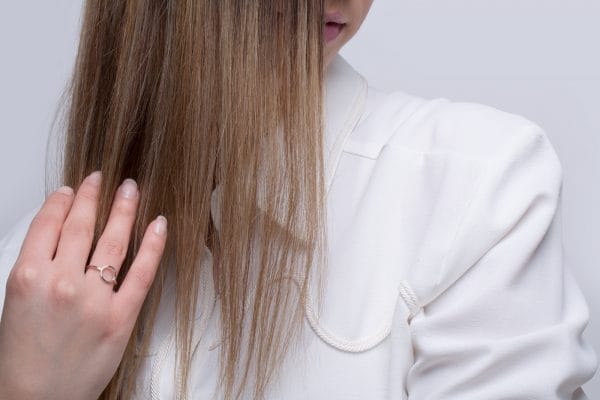 Circle minimalist ring in solid gold - Image 4