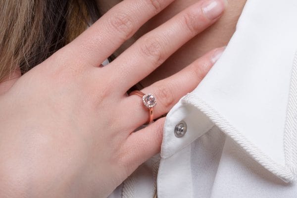 Morganite square halo ring - Image 3