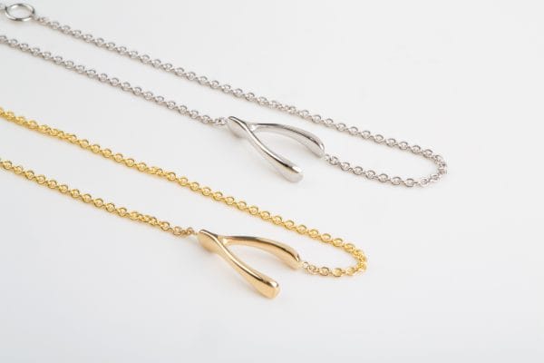 XRI_2932 Tiny wishbone gold bracelet - Image 1