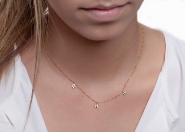 Three flower diamond gold necklace - Image 2