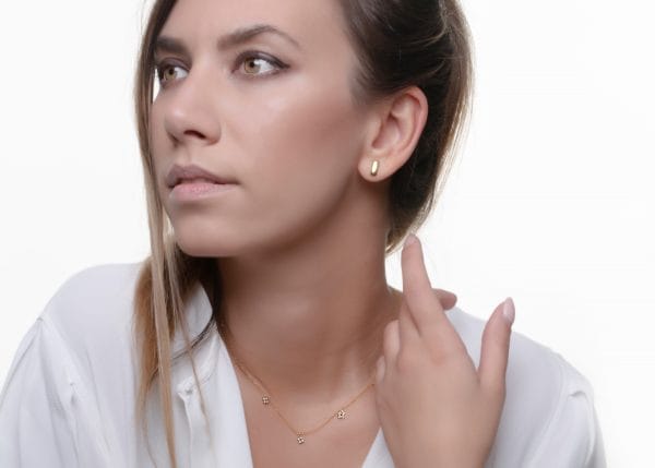 Three flower diamond gold necklace - Image 4