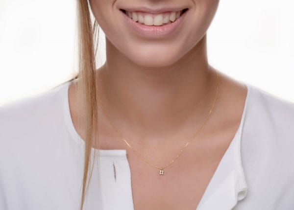 Diamond flower necklace 4 diamonds - Image 2