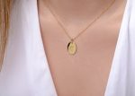 Oval initial gold disk necklace - Image 7