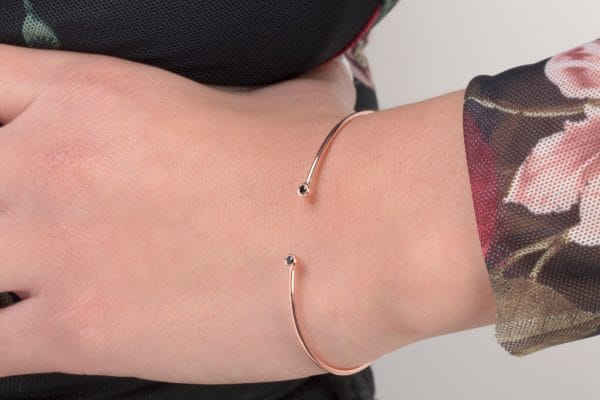 Two diamonds open bangle - Image 4