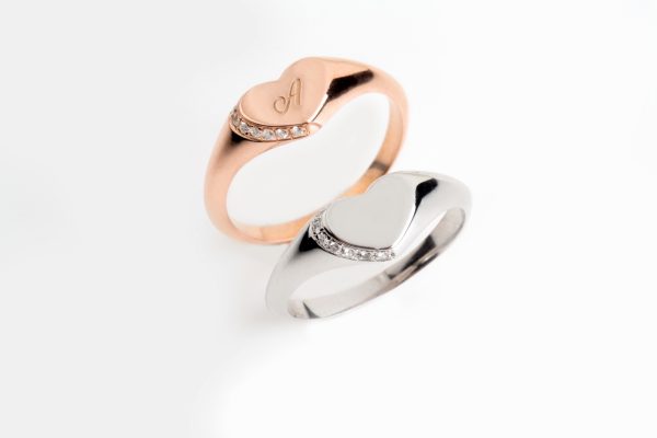 heart (1) Diamond heart signet ring, RN310-2 - Image 1