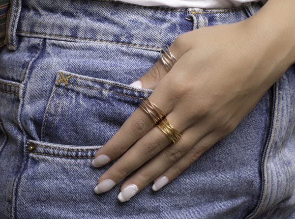Large gold wire ring - Image 4