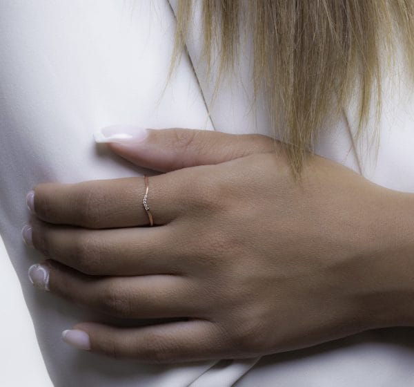 5 Diamond chevron gold ring - Image 3