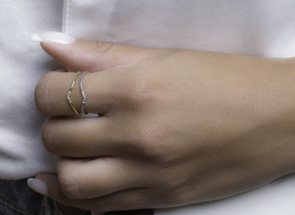 5 Diamond chevron gold ring - Image 4