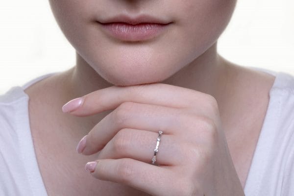 ANV_6760 Five spare diamonds gold ring - Image 7