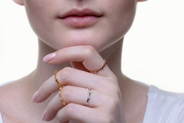 ANV_6773 Five spare diamonds gold ring - Image 6