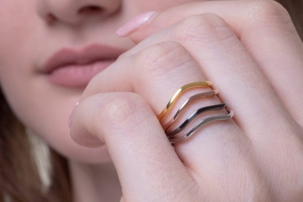 Wavy ring in solid gold - Image 10