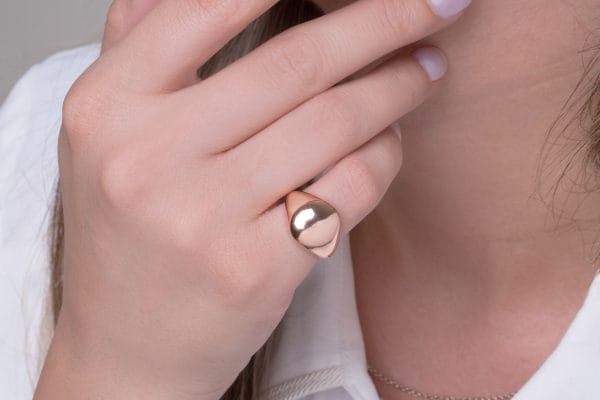 Oval curvy gold signet ring, RN355 - Image 6