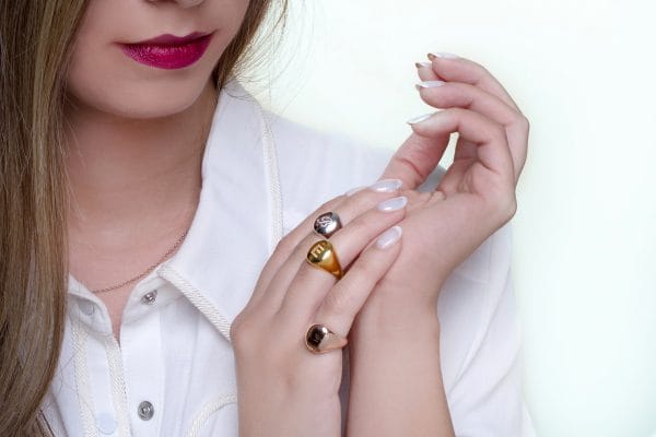 Oval curvy gold signet ring, RN355 - Image 7