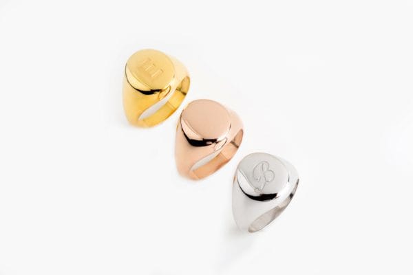 Oval curvy gold signet ring, RN355 - Image 1