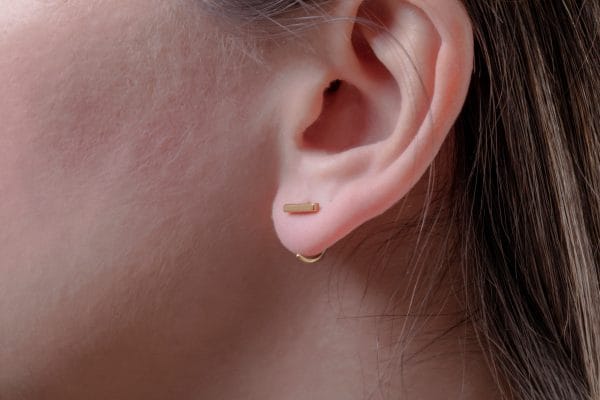 Bar hook gold earrings - Image 7