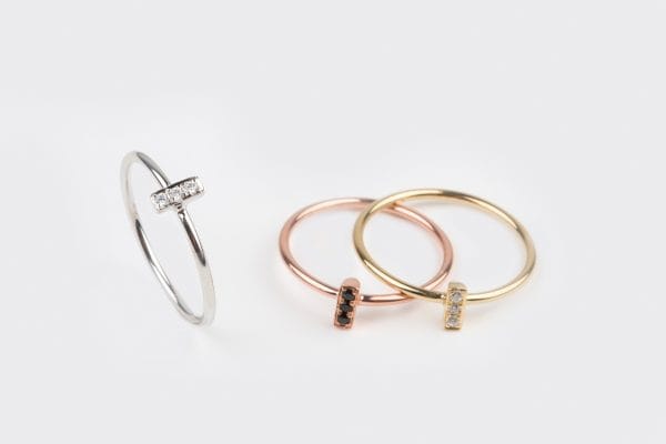 Tiny bar diamond gold ring - Image 1