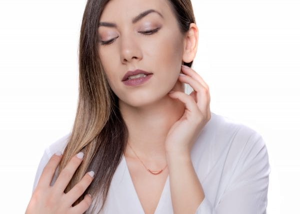 Floating Curved chevron gold necklace - Image 4