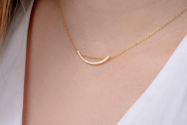 Floating Curved chevron gold necklace - Image 7