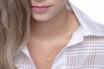 Three letter gold disc necklace - Image 4