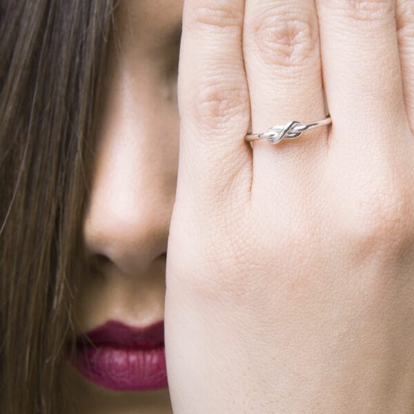 Dainty Knot ring in solid gold, RN210 - Image 5