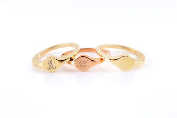 Dainty signet ring made of solid gold, RN330 - Image 5