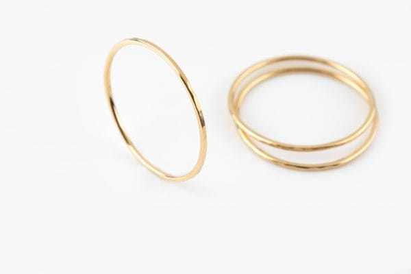 Ultra thin hammered gold ring - Image 2
