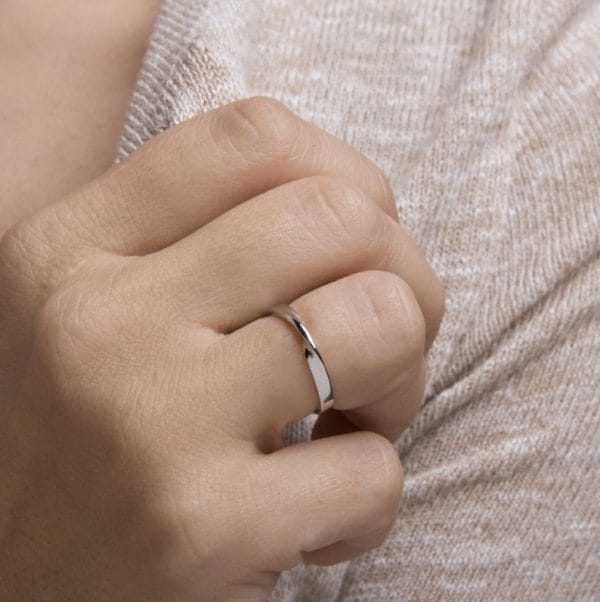 Gold mobius ring 2.4mm, RN100 - Image 3