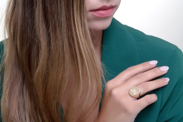 Large gold signet ring - Image 2