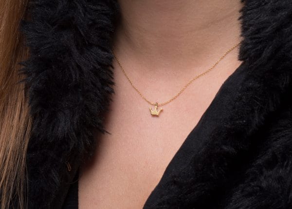 XRI_4467 Dainty Crown necklace in solid gold - Image 2