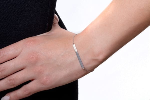 Dainty bar bracelet with custom engraving - Image 2