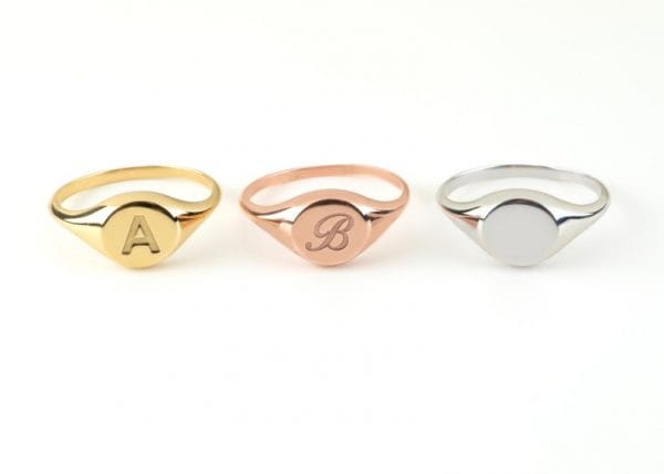 Dainty round signet ring, RN368 - Image 5