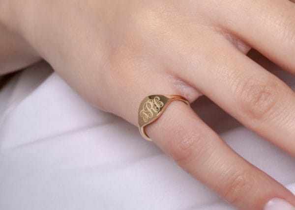 Solid gold oval signet ring, RN374 - Image 5