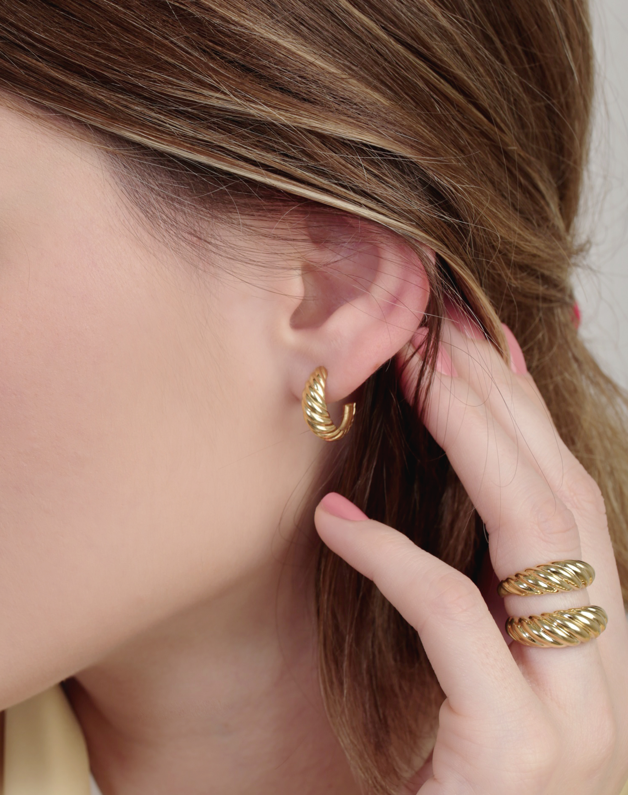 22K Yellow Gold 22mm Dia. Hoop Earrings - Golden Delight Jewelry