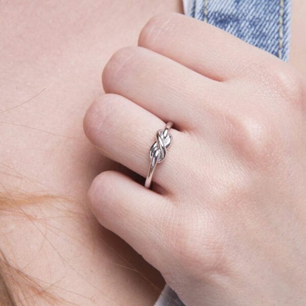 Knot ring in solid gold, RN215 - Image 8