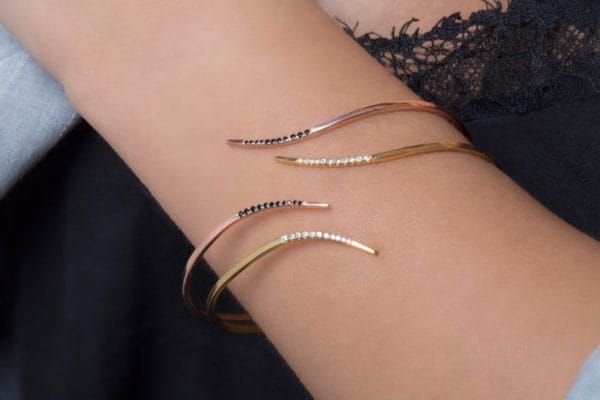 Unique bangle bracelet with 22 diamonds - Image 3