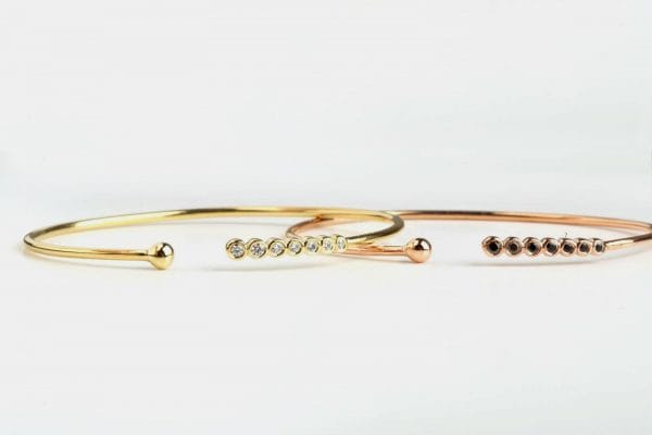 7 diamonds open gold bangle - Image 8