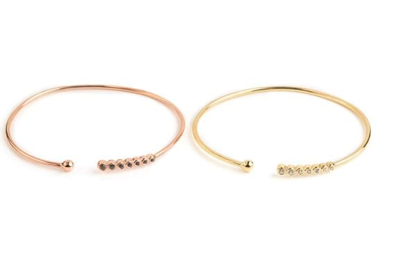 7 diamonds open gold bangle - Image 2