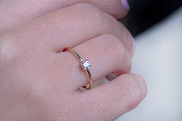 Dainty tiny diamond gold ring - Image 1