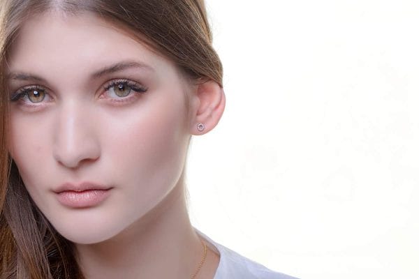 Diamond XO gold stud earrings - Image 3