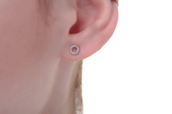 Diamond XO gold stud earrings - Image 5