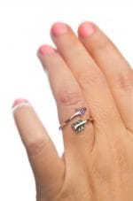 Diamond arrow gold ring - Image 2