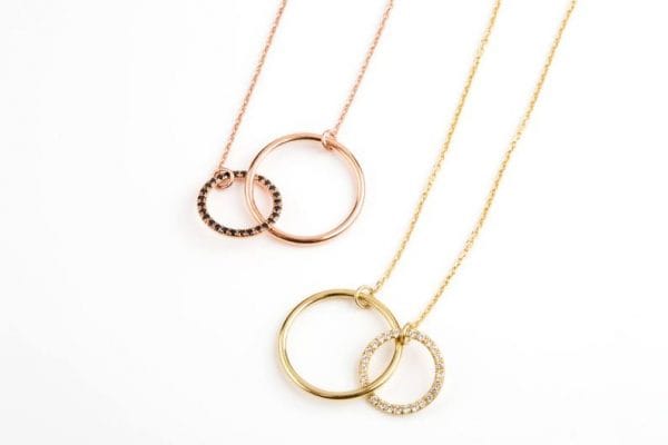 Diamond circle necklace 3 Interlocking diamond circle necklace - Image 3